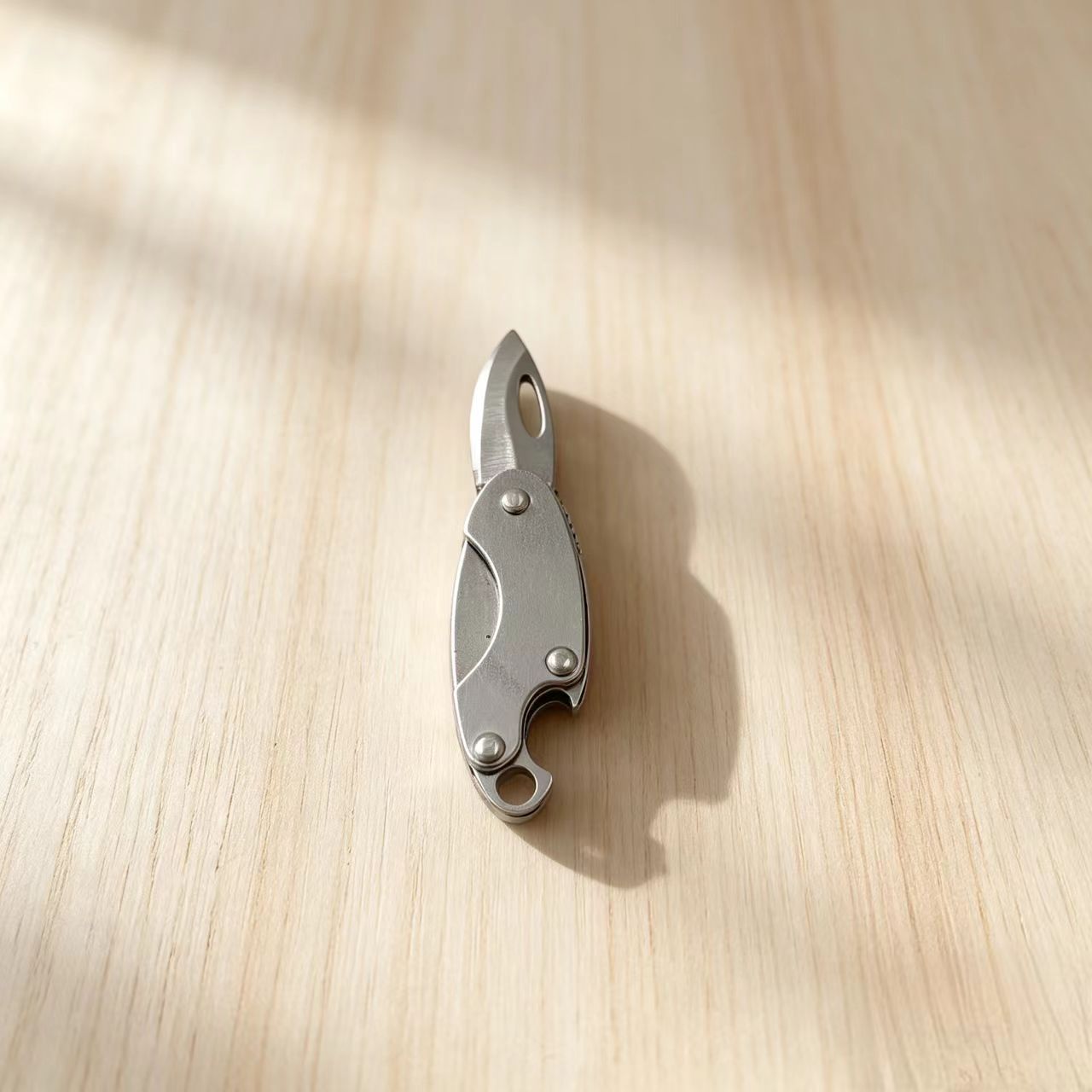 携帯用ミニ折りたたみナイフ、栓抜き兼用キーホルダーEDCステ - Edc Daily Carry のレビューと価格